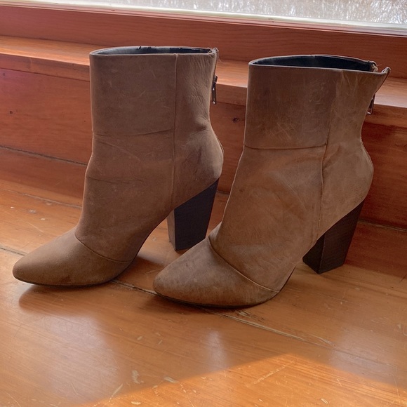 Kelsi Dagger Brooklyn heeled boots - Picture 3 of 5